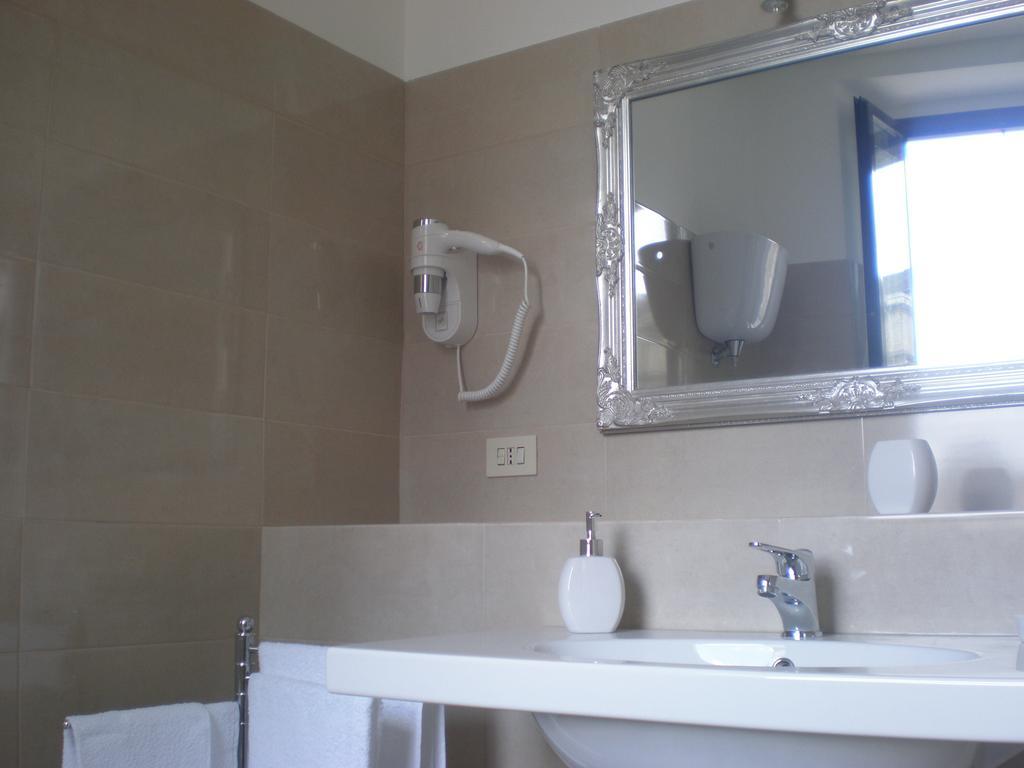 Piazza Degli Angeli Hotel Assisi Room photo