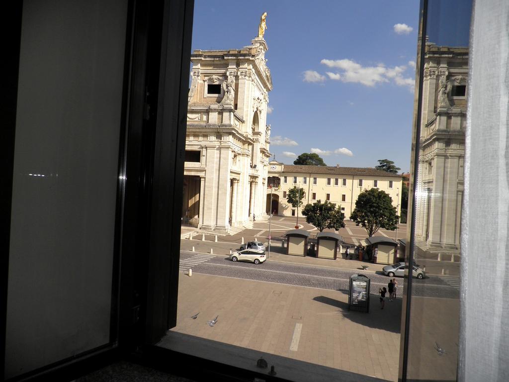 Piazza Degli Angeli Hotel Assisi Exterior photo